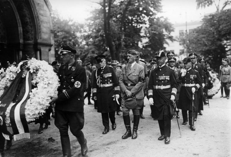 Adolf Hitler with admirals Raeder and von Trotha at the funeral of admiral Ludwig von Schröder in Berlin